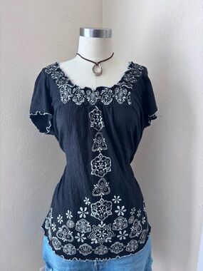 Jane Ashley Black Top with White Floral Embroidery